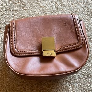 C. Wonder Belt Bag
